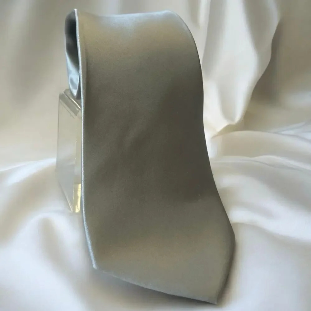 JOHN ASHFORD Men’s Metallic Silver 100% Silk Necktie, Silky Gloss Finish